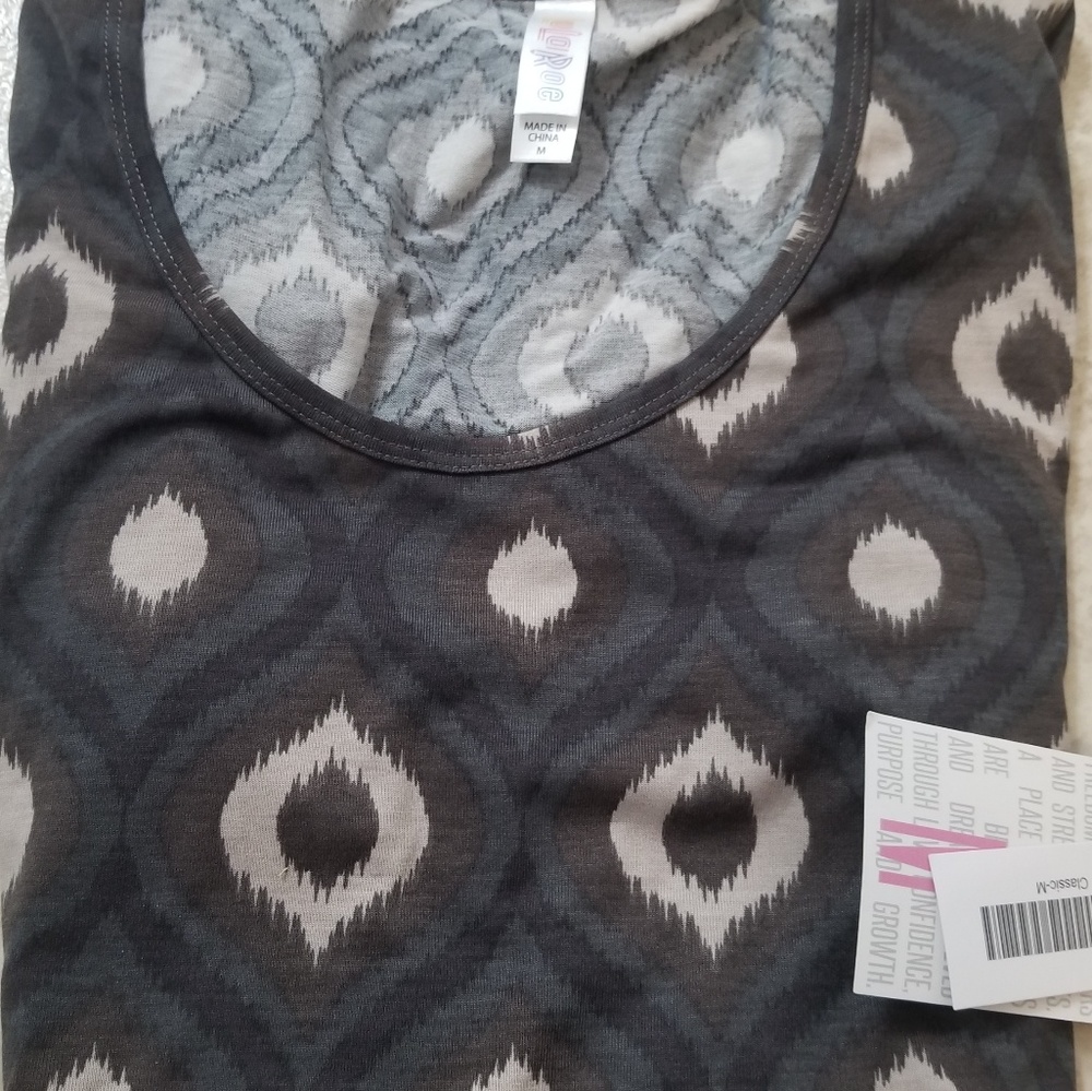 Lularoe top